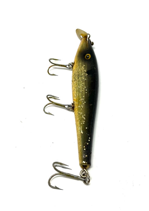 ToughLures.com Old Vintage Fishing Lures For Sale - Here's a tough one for  all the fly rod lure collectors out there! This South Bend Black Dragon Bug  is very nice and unused!