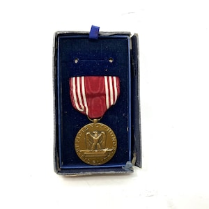 Gran Bretaña. Varias medallas militares, copias, conjunt…