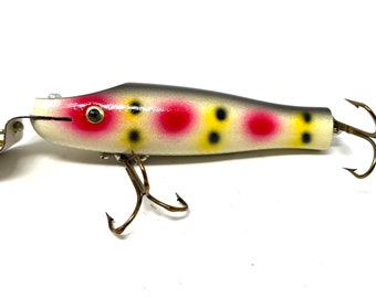 Vintage Lucky Strike Pikie Lure: Strawberry Finish, Unfished (4 1/2 inch)