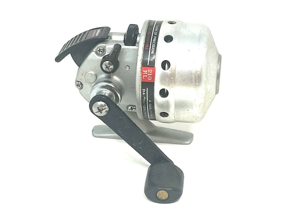 Vintage Daiwa 210RL Silvercast Spincast Fishing Reel - Etsy