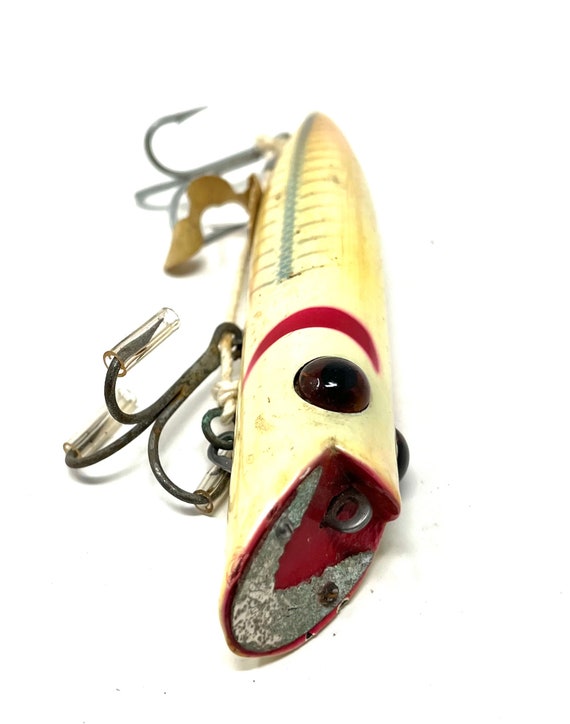 Heddon King Basser Fishing Lure With Glass Teddy Bear Eyes Heddon King Basser Fishing Lure With Glass Teddy Bear Eyes