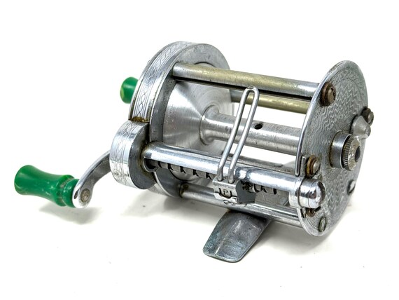 Pflueger Summit 1993L Engraved Bait Casting Reel Vintage / Vintage