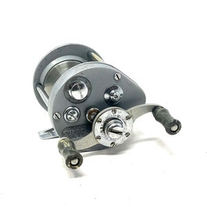 Vintage Baitcaster 