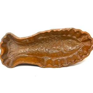 Enamelware Glazed Ceramic Fish Aspic/Cake Mold Vintage / Antique Farmhouse White Bowl / Primitive Stoneware Glazed Fish Bowl