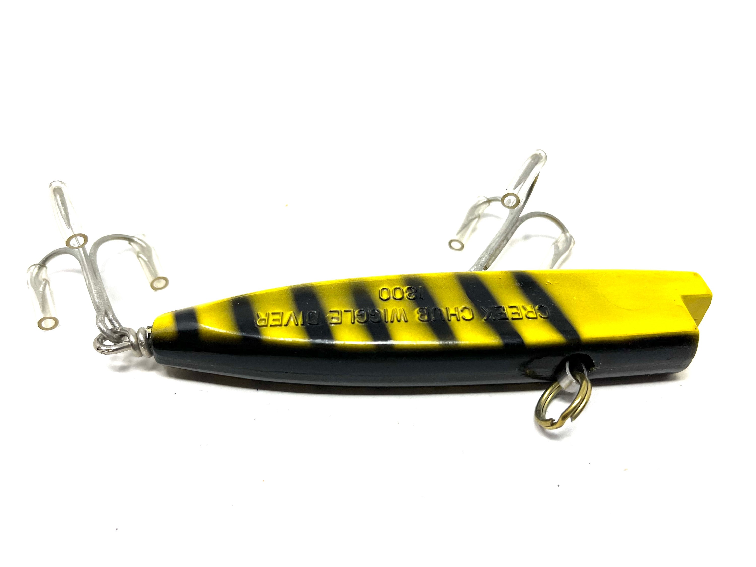 creek chub wiggle fish lure Vintage Creek Chub Wiggle Diver Lure: Antique Fishing Collectible