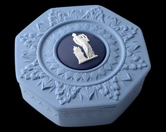 Wedgwood Tri-Colour Jasperware An Octagonal Shaped Bicentenary Trinket Box