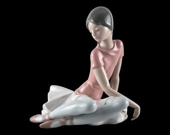 Lladro Porcelain Figurine of Ballerina ' Ballet Pink / Shelly ' Nr. 1357 , 1978-1993