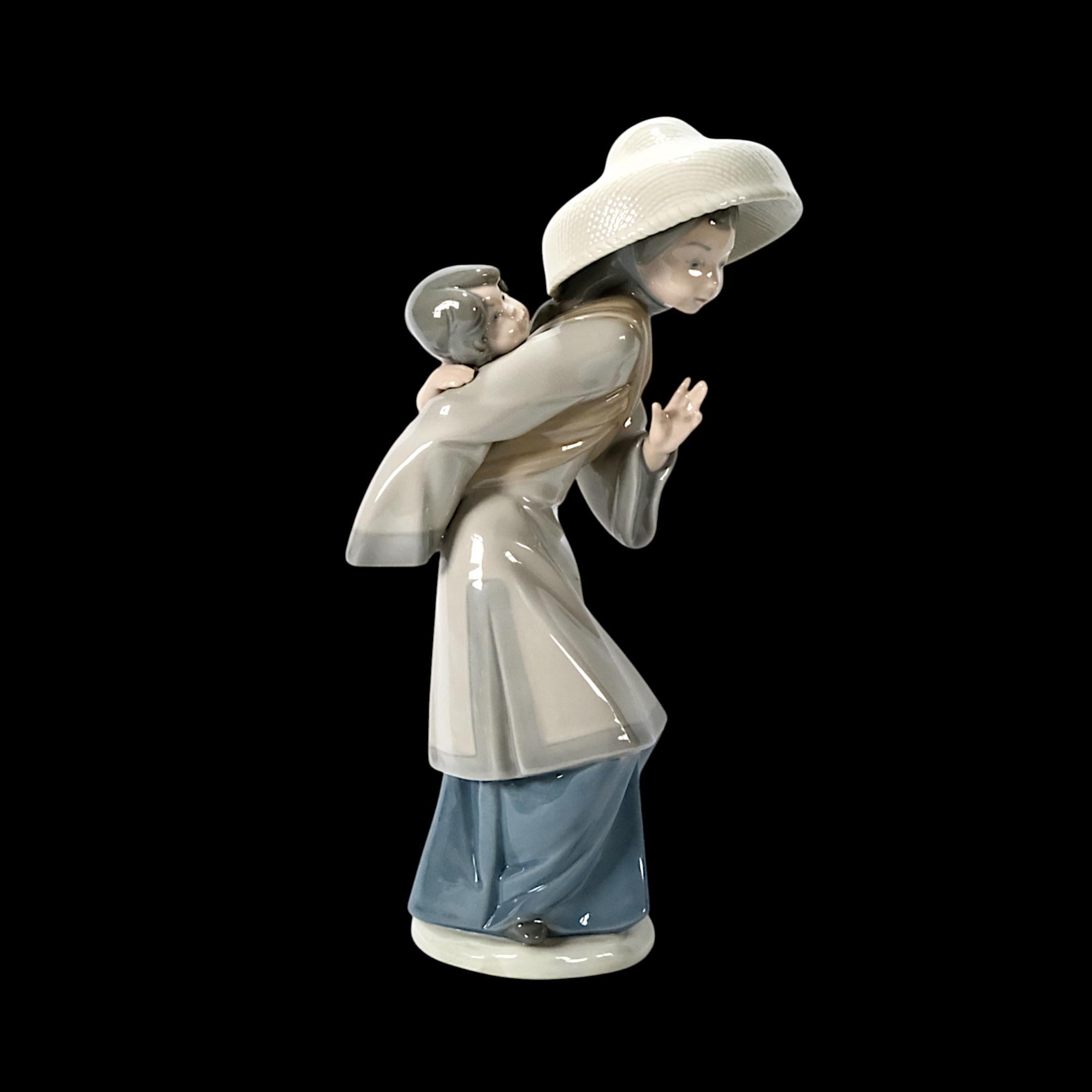 LLADRO Porcelain Figurine of Chinese Lady With Baby on Back ' My