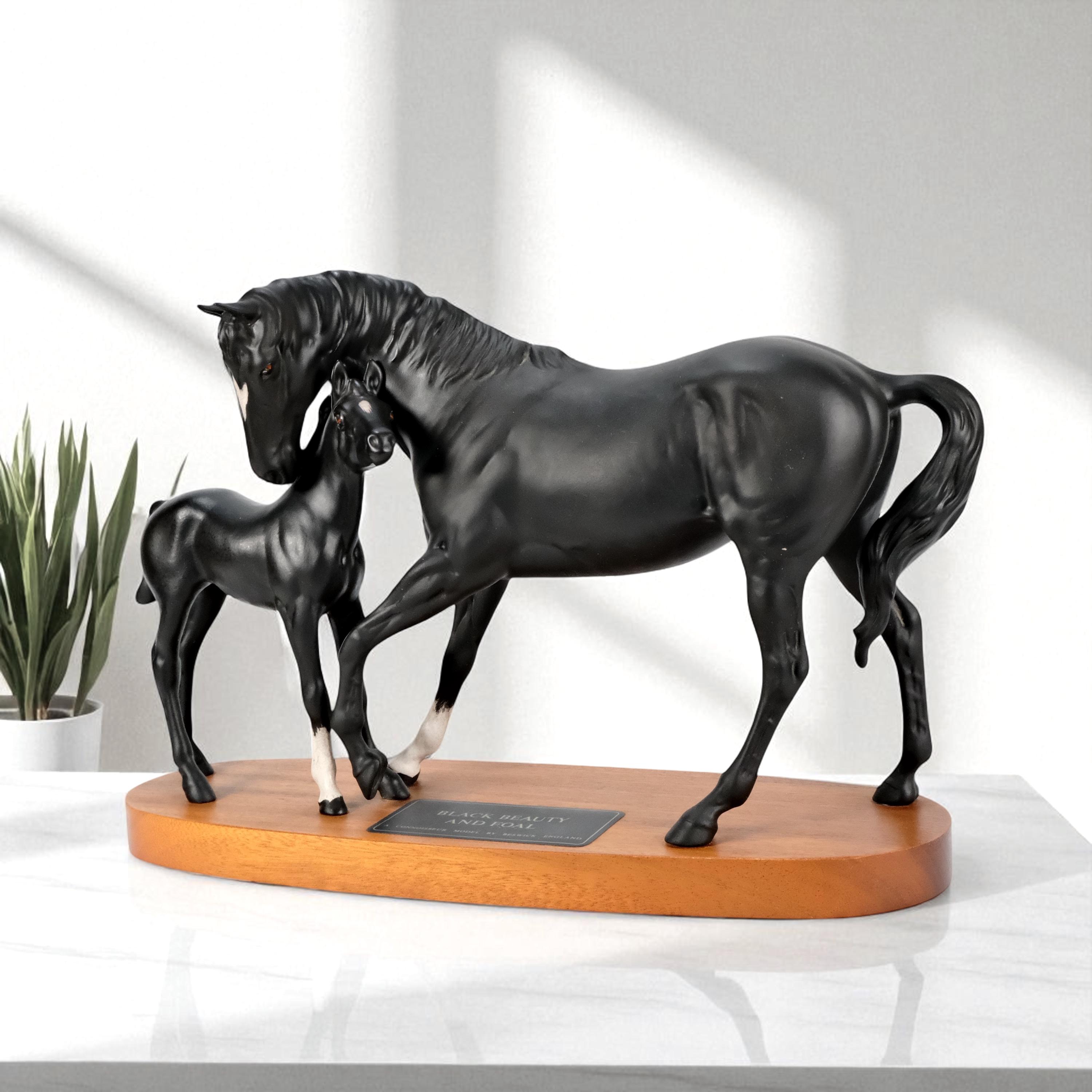BESWICK Connoisseur Model of Matt Horses on the Wooden Plinth