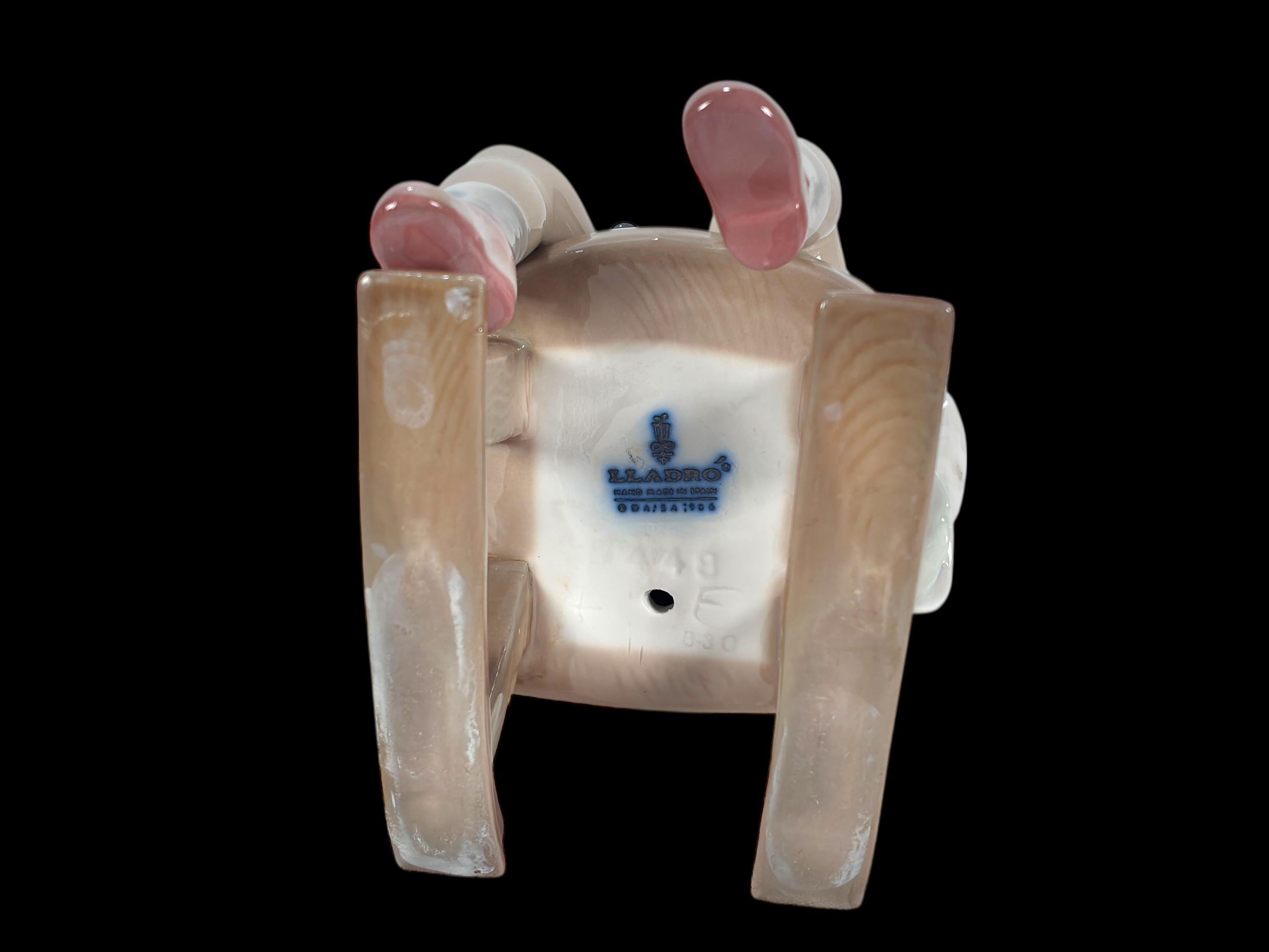 LLADRO Porcelain Figurine , Little Girl Sleeping in a Rocking
