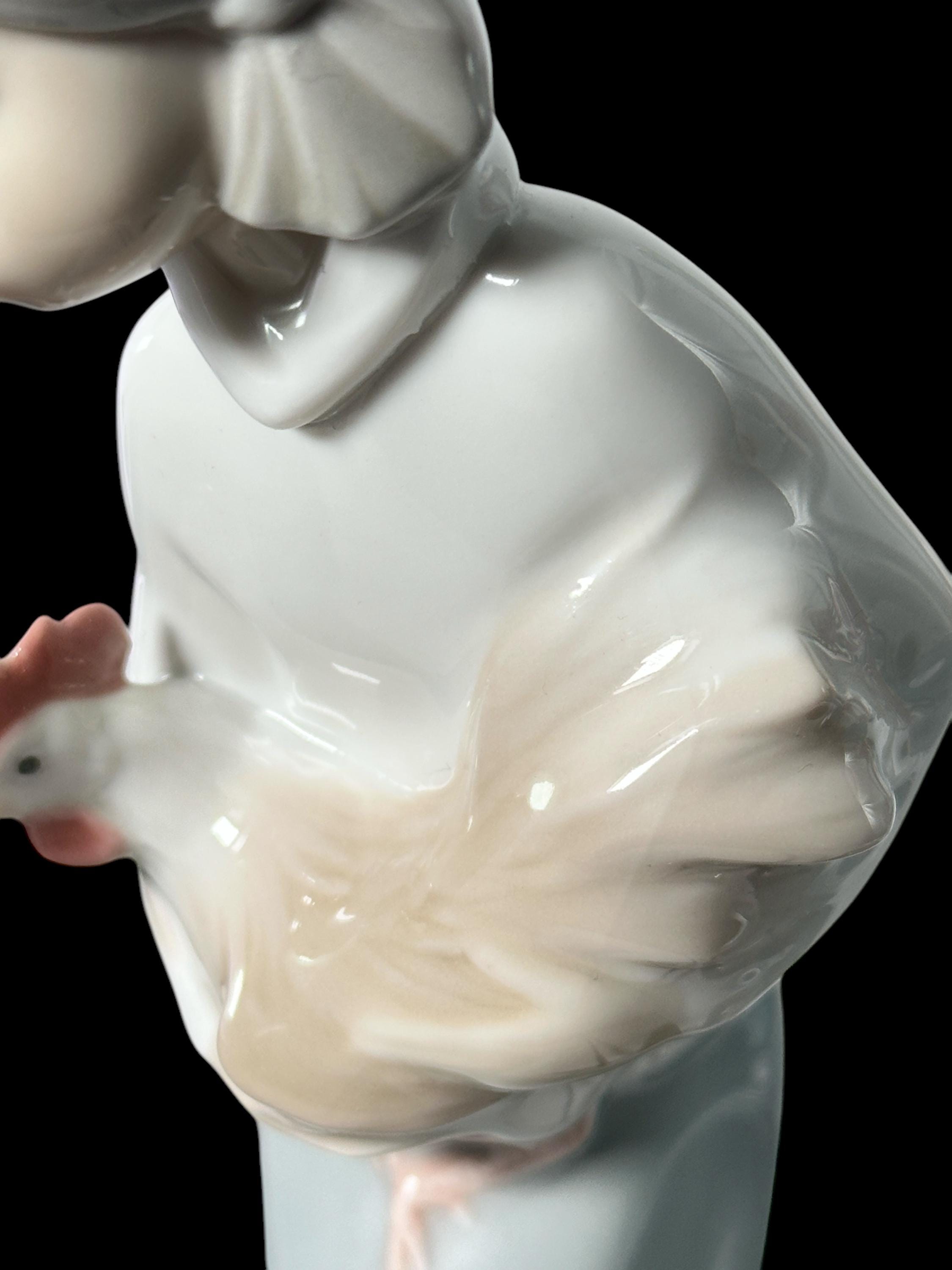 リヤドロ磁器製置物「雄鶏を連れた羊飼いの少女」#4677 - Etsy 日本