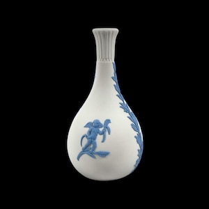 Vase blanc fabriqué à la main en jaspe WEDGWOOD