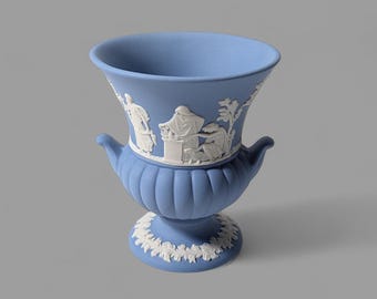 WEDGWOOD Jasperware Handcrafted Small Pale Blue Vase &#39;72 (8.5 cm)