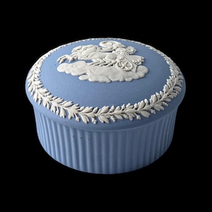 WEDGWOOD Jasperware handgjord ljusblå muffinsformad ask