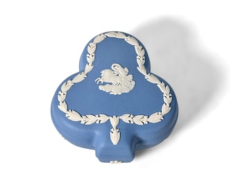 WEDGWOOD ジャスパーウェア ペールブルー クラブ型小物入れ - Etsy 日本