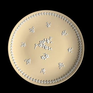 Wedgwood Jasperware Handcrafted Primrose Yellow Plate (21cm)