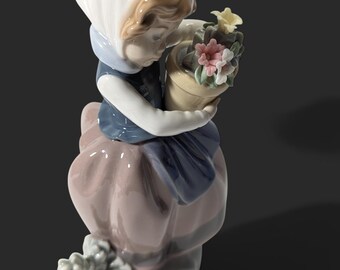 リヤドロ 磁器製 花籠を持つ少女の置物「春が来た」 #5223 - Etsy 日本
