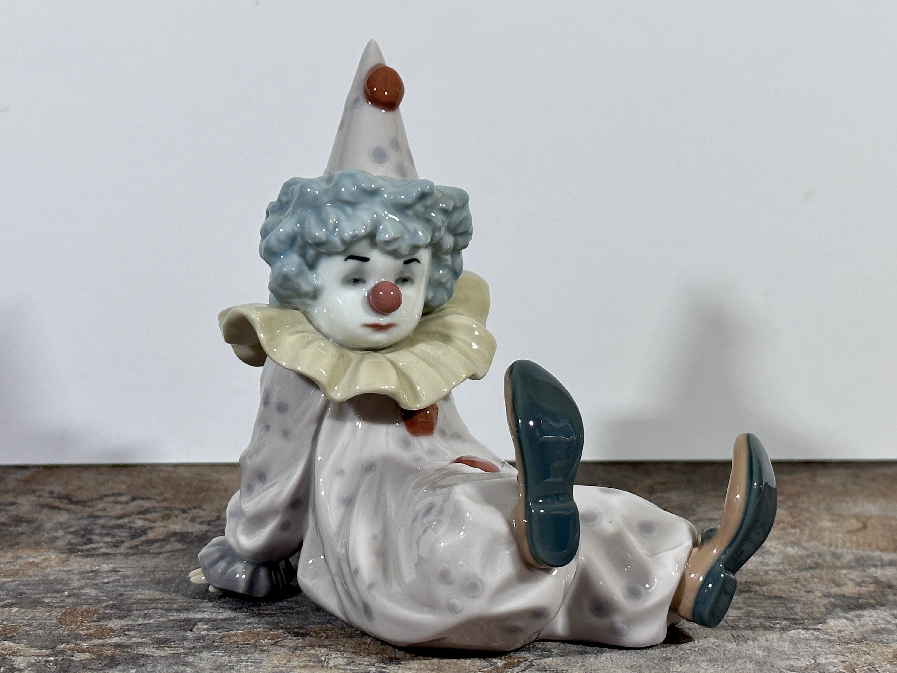 LLADRÓ #5812 ' Tired Friend ' Porcelain Pierrot / Clown Figurine