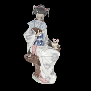LLADRO Porcelain Figurine of Nippon Lady Geisha (japonesa