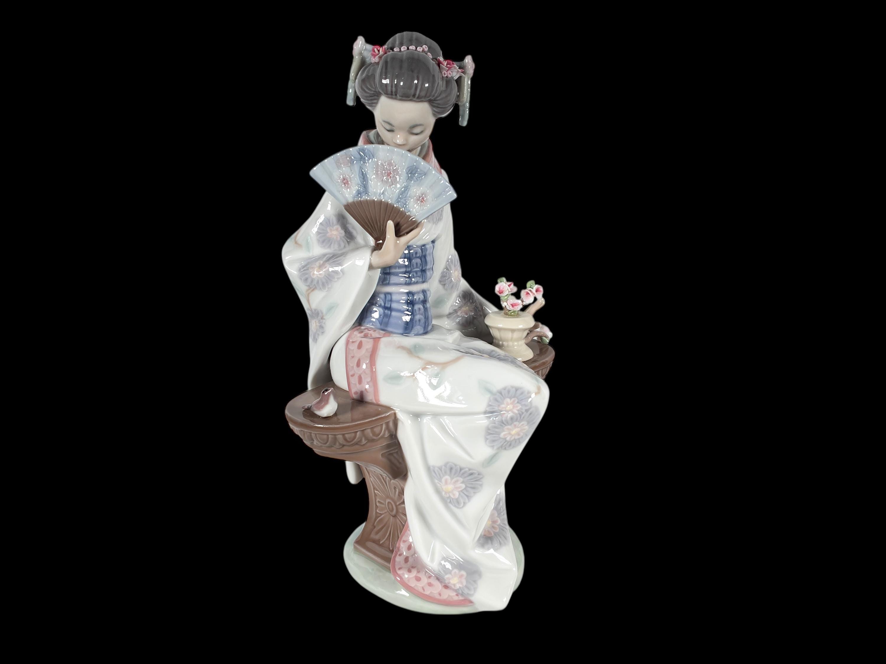 LLADRO Porcelain Figurine of Nippon Lady Geisha (japonesa