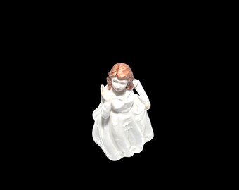 ヴィンテージ ロイヤルドルトン スモール フィギュリン、JOY H.N. 3875