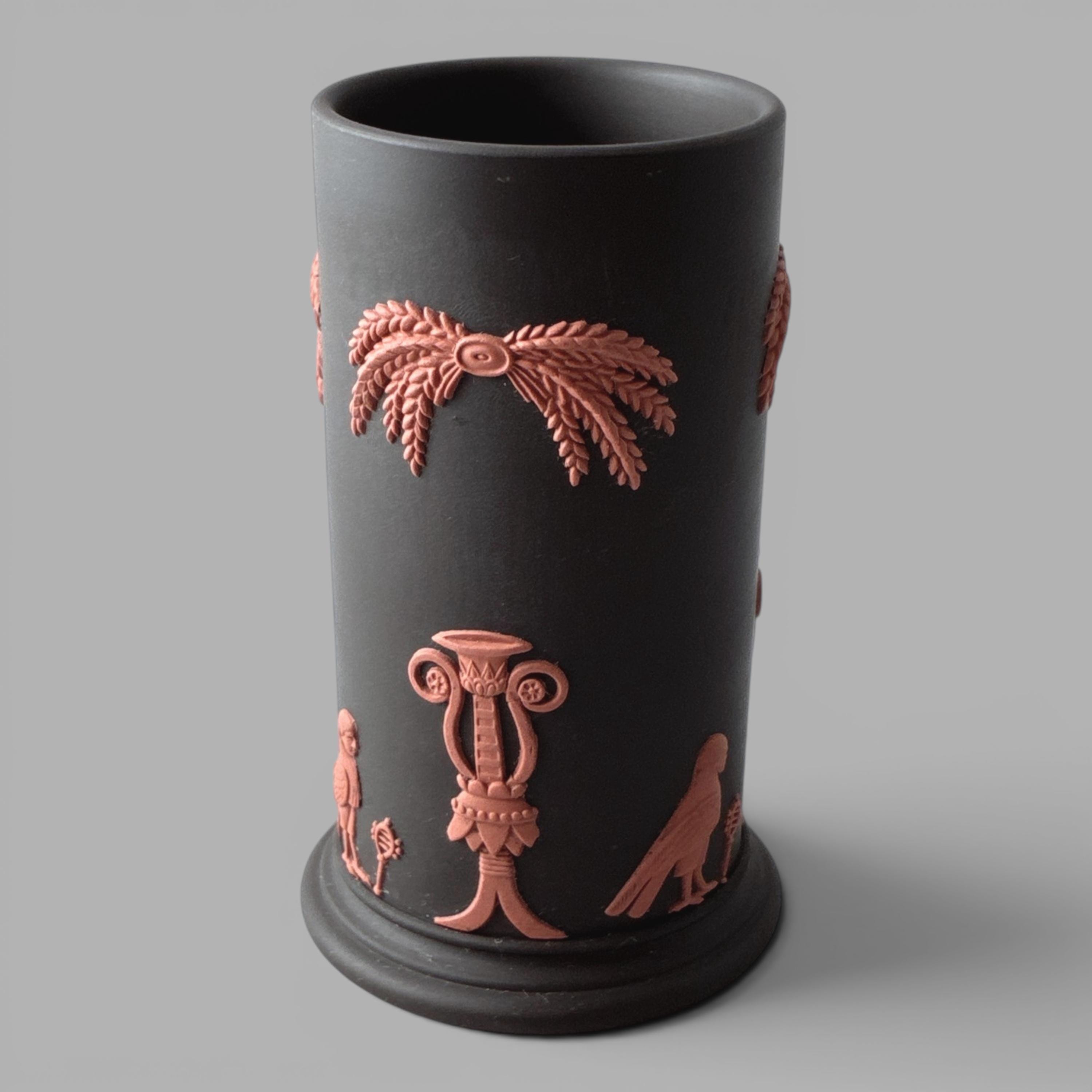【ネオ埴輪】yajack『暗黒ウェイヴ』オブジェ WEDGWOOD Jasperware Handcrafted Black & Terracotta Vase Feat