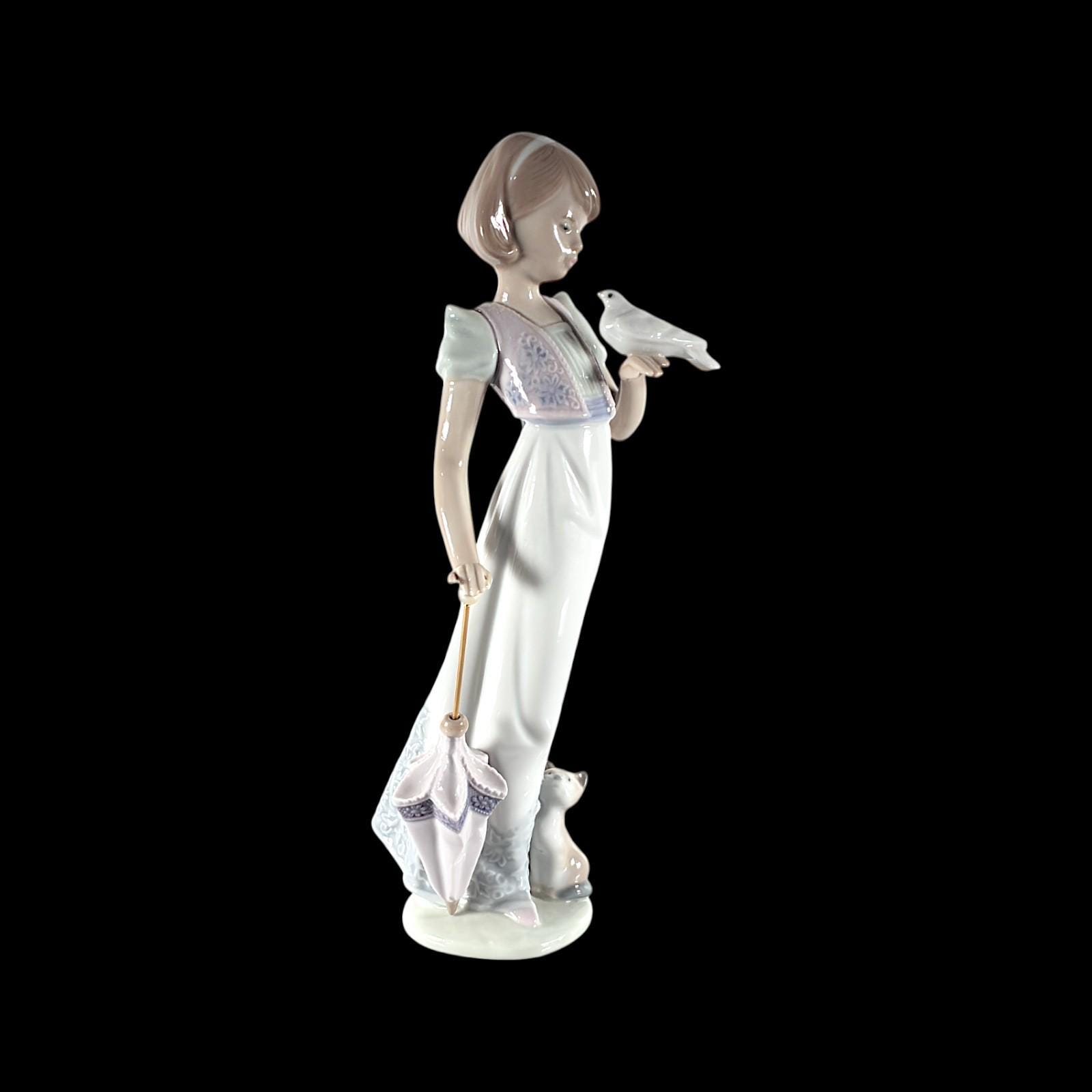 Lladro Paseando フィギュア 5.003 Lladro Porcelain Figurine of Girl With Umbrella and Kitten