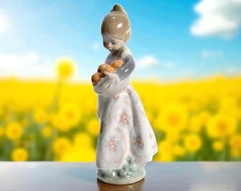 Lladro Porcelain Figurine of Valencia Girl With Oranges Nr. 4841