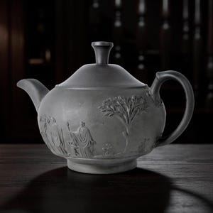 An Antique Wedgwood Black Basalt Teapot (11cm x 11cm)