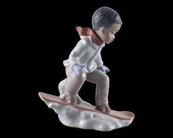 ヴィンテージ ロイヤルドルトン スモール フィギュリン、JOY H.N. 3875