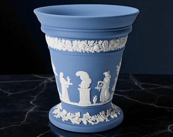 希少なウェッジウッド ペールブルー ジャスパーウェア ミニチュア花瓶