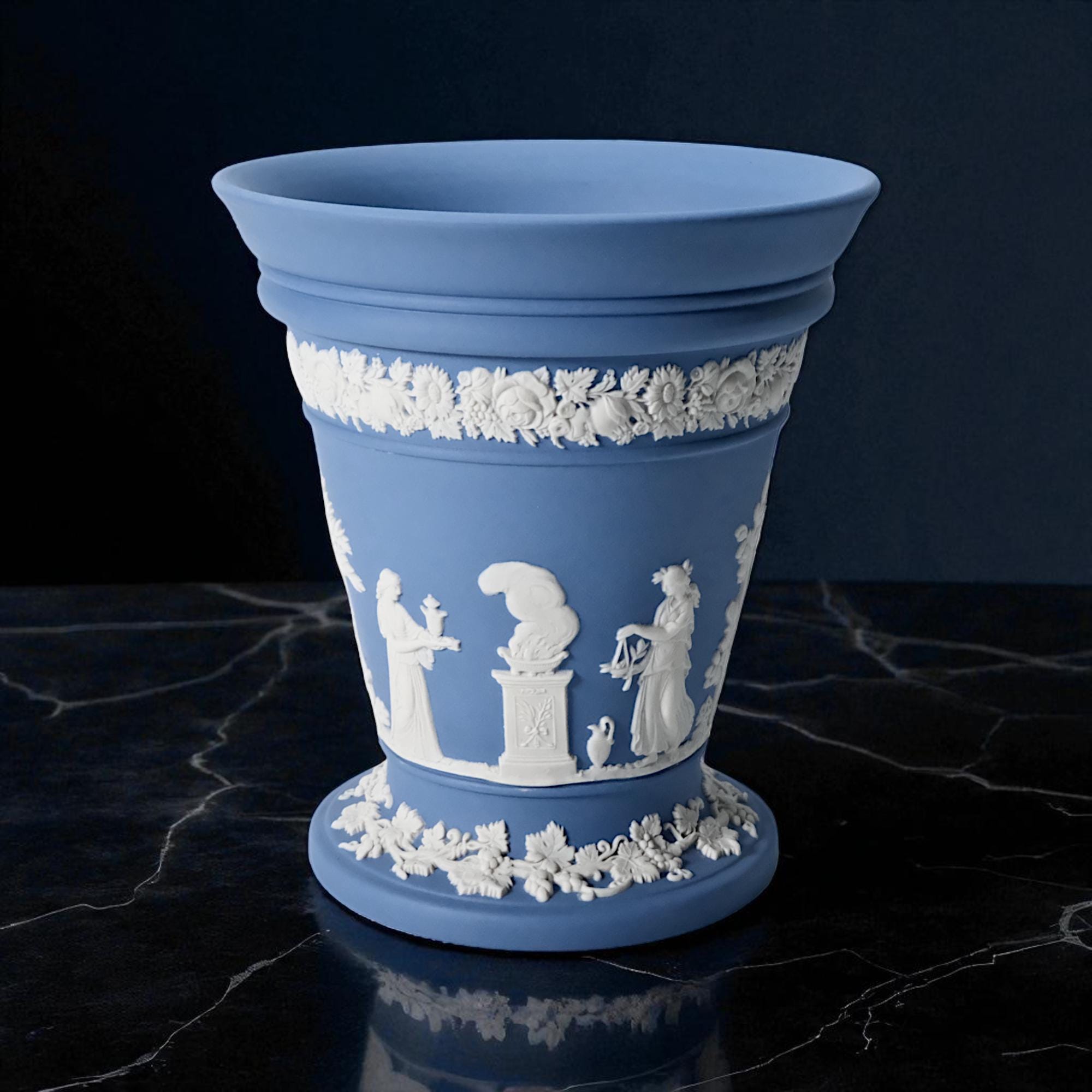 ウェッジウッド ジャスパーウェア ハンドクラフト ペールブルー 花瓶