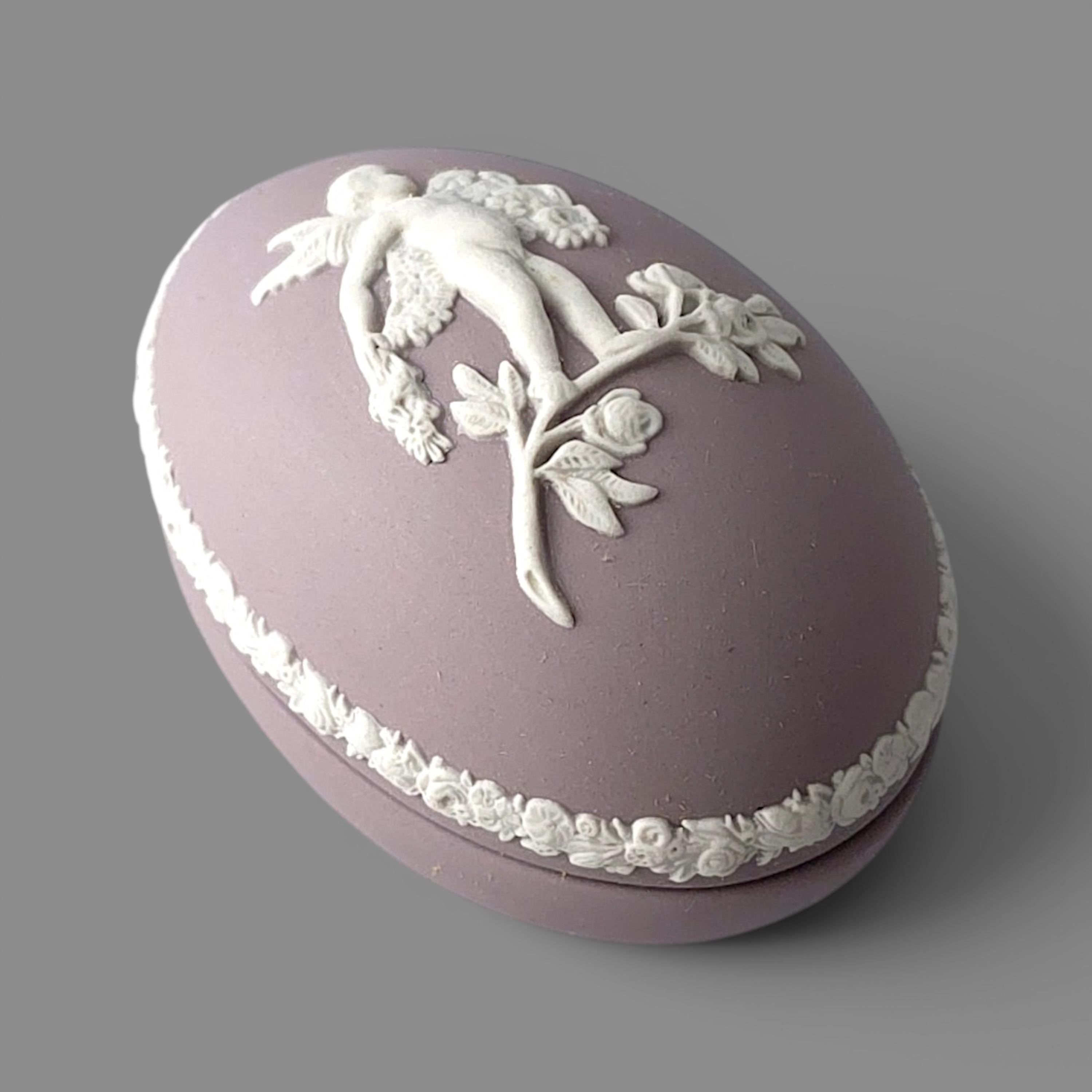 WEDGWOOD Jasperware Handcrafted Lilac / Purple Egg Shaped Box