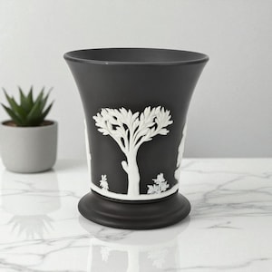 WEDGWOOD Jasperware Handcrafted Black Vase &#39;63