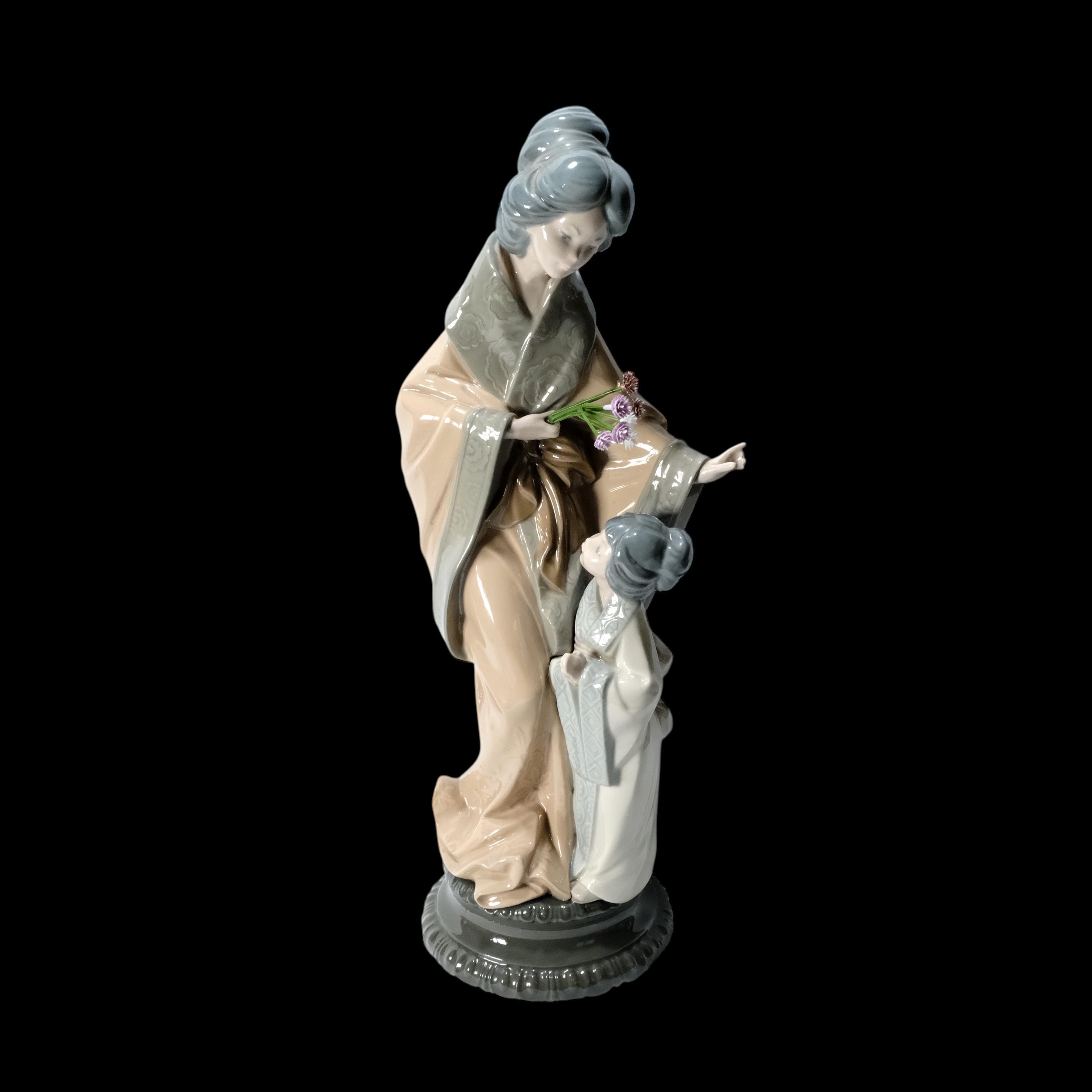 4月のにわか雨 フィギュリン 陶器 Nao LLADRO 4月のにわか雨 フィギュリン 陶器 Nao LLADROの通販 by cocon's