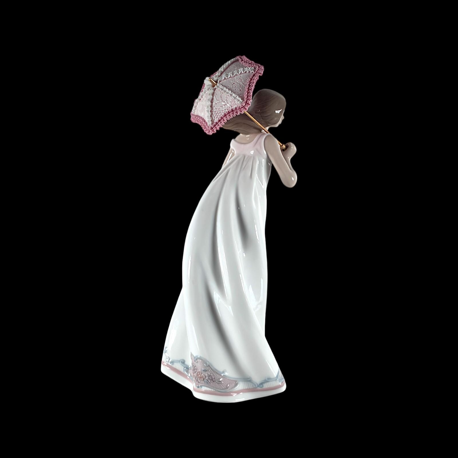 リヤドロ 磁器製 日傘をさす女性像「午後の散歩」 #7636 - Etsy 日本