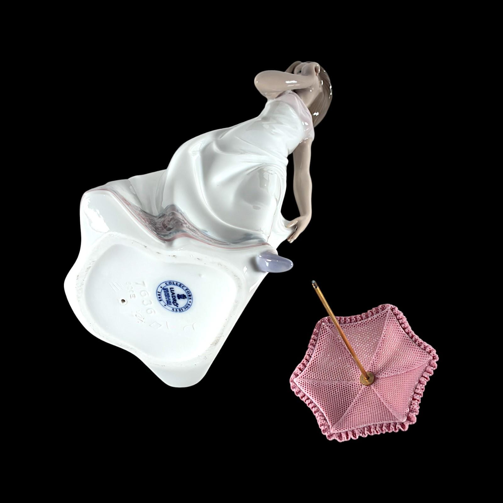 リヤドロ 磁器製 日傘をさす女性像「午後の散歩」 #7636 - Etsy 日本