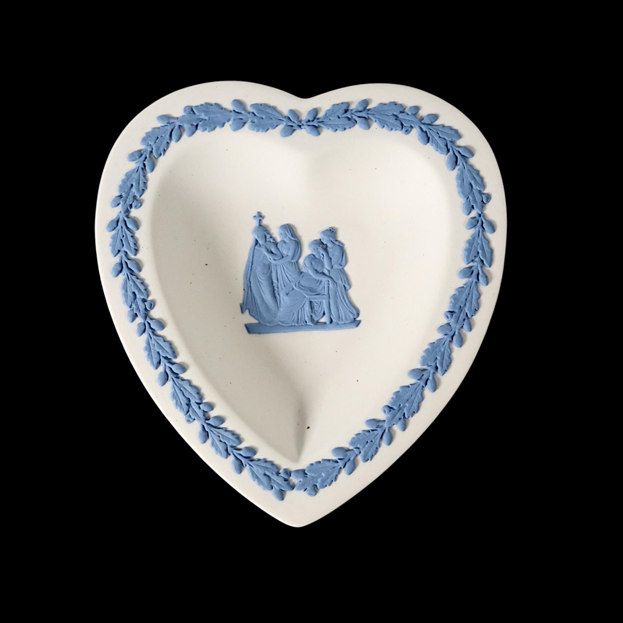WEDGWOOD JASPERWARE Handcrafted White Pin Dish Plate Heart Shaped