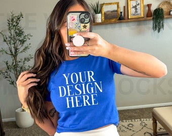 Gildan 5000B Royal Blau Shirt Mockup Cropped Royal Blau Tshirt Mockup Modell Mockup Trendy Jugend Mockup Gildan Baby Tee Ästhetik Crop Top