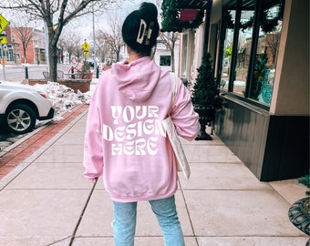 Gildan 18500 Light Pink Back Mockup Mockup Oversized Light Pink Mockup Modelo Mockup Trendy Mock Mockup Estético Outdoor Mockup