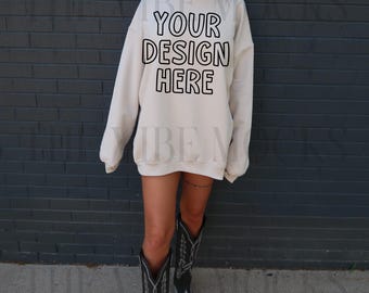 Gildan 18000 Sand Sweatshirt Mockup Oversized Sand Crewneck Mockup Gildan Sand Sweatshirt Mock Trendy Model Mockup Western Cowgirl