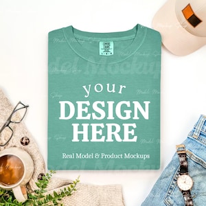 Comfort Colors 1717 Hellgrün Flat Lay Mockup | Grünes Shirt Mock-up | Herren Folded T-Shirt Flatlay | CC1717 Männer T-Shirt Flat Lay Mock up