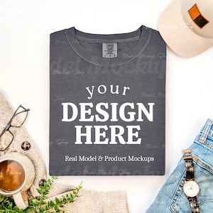 Maqueta de diseño plano Comfort Colors 1717 Pepper / Maqueta de camisa gris / Maqueta de camiseta doblada para hombre / Maqueta de camiseta plana para hombre 1717 Pepper