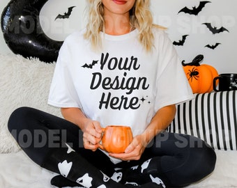 Gildan 5000 Weißes T-Shirt-Mockup, Halloween-Herbstthema