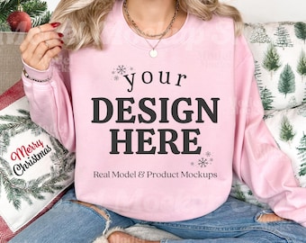 Maquette de sweat-shirt de Noël rose clair Gildan 18000 (JPEG)