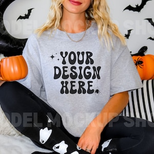 Maqueta Gildan 5000 - Maqueta gris deportivo - Maquetas de Halloween - Maqueta de camiseta - Maqueta de modelo - Maqueta de otoño - Maqueta de Halloween