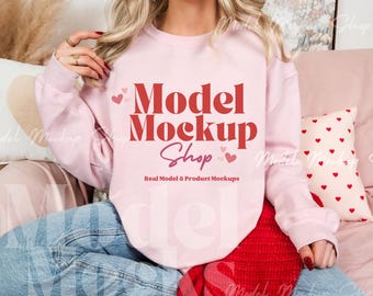 Gildan 18000 Valentines Light Pink Sweatshirt Mockup, Gildan Crewneck Sweatshirt Mock, Real Model Mock, Trendy Aesthetic Valentines Day Mock