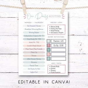 Könnte beinhalten: Ein druckbares tägliches Routine-Diagramm in Pastellfarben, gehalten von einer Holzklammer. Die Tabelle enthält einen Zeitplan für Montag bis Donnerstag und eine Freitags-Schleife, mit zusätzlichen Aktivitäten und Themenbereichen. Der Text "Our Daily Routine" und "Editable in Canva!" sind sichtbar.
