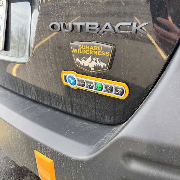 Subaru badge mag caddy