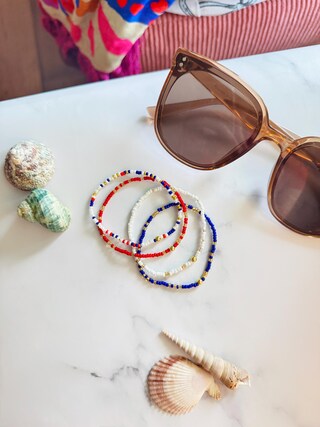 Set Di 5 Braccialetti Elastici Con Perline Dorate | Placcato Oro, Regolabili, 4mm E 6mm, Gioielli Fashion Per Donne E Ragazze